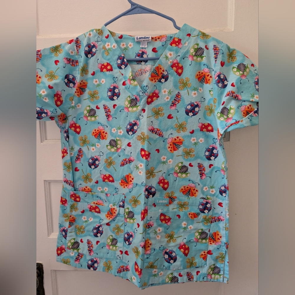 Landau Colorful Insect Print Scrub Top Size small